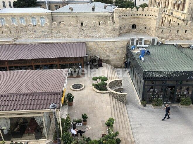 Rent, old building, 3 room, 150 m², Baku, Sabail r.