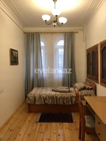 Rent, old building, 3 room, 150 m², Baku, Sabail r.