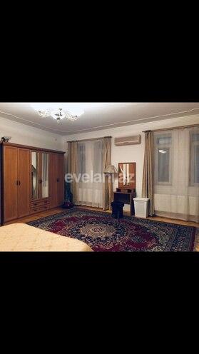 Rent, old building, 3 room, 150 m², Baku, Sabail r.