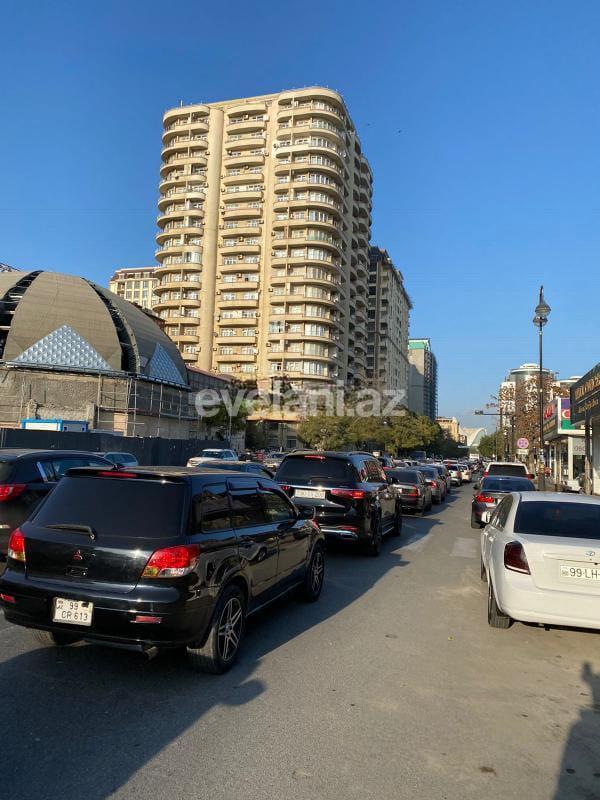 Satılır, yeni tikili, 3 otaqlı, 177 m², Bakı, Nərimanov r, 28 may m.