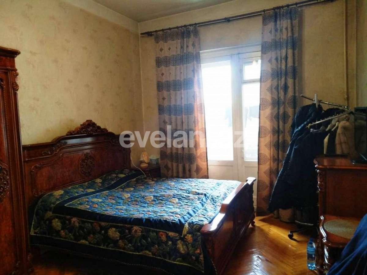 Satılır, köhnə tikili, 3 otaqlı, 90 m², Bakı, Yasamal r, Elmlər Akademiyası m.