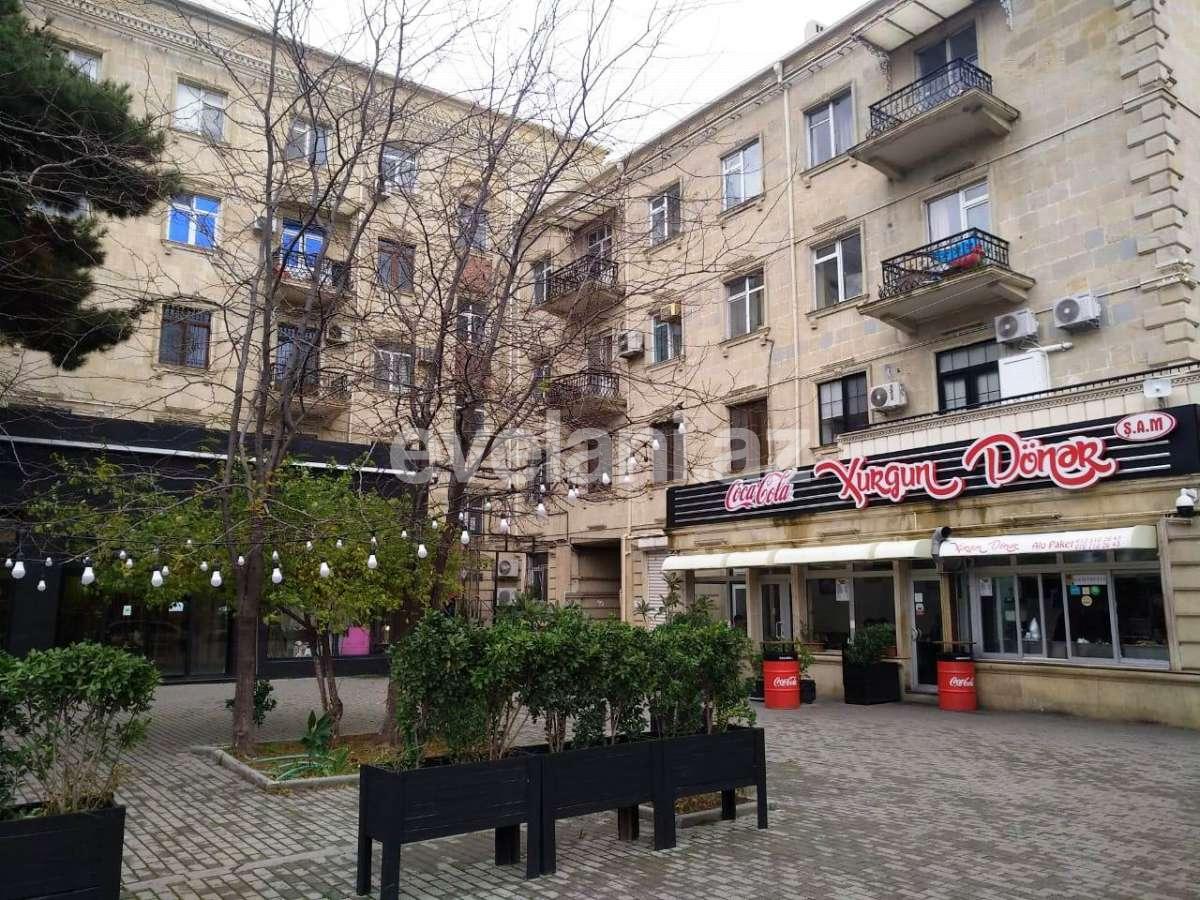 Satılır, köhnə tikili, 3 otaqlı, 90 m², Bakı, Yasamal r, Elmlər Akademiyası m.