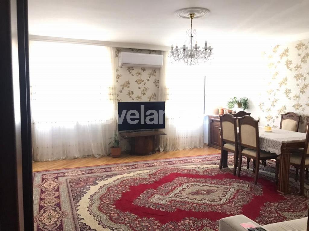 Sale, old building, 4 room, 110 m², Baku, Yasamal r.