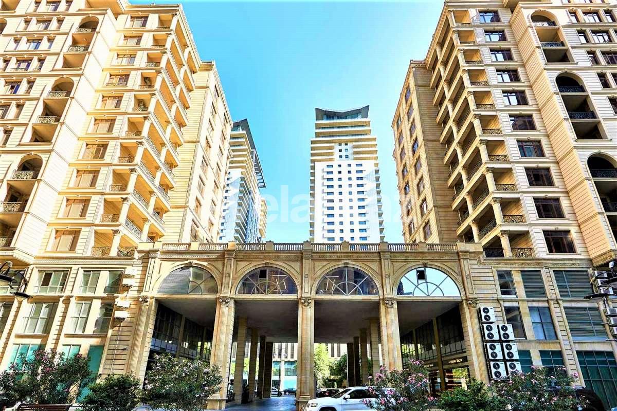 Satılır, yeni tikili, 4 otaqlı, 206 m², 28 may m.