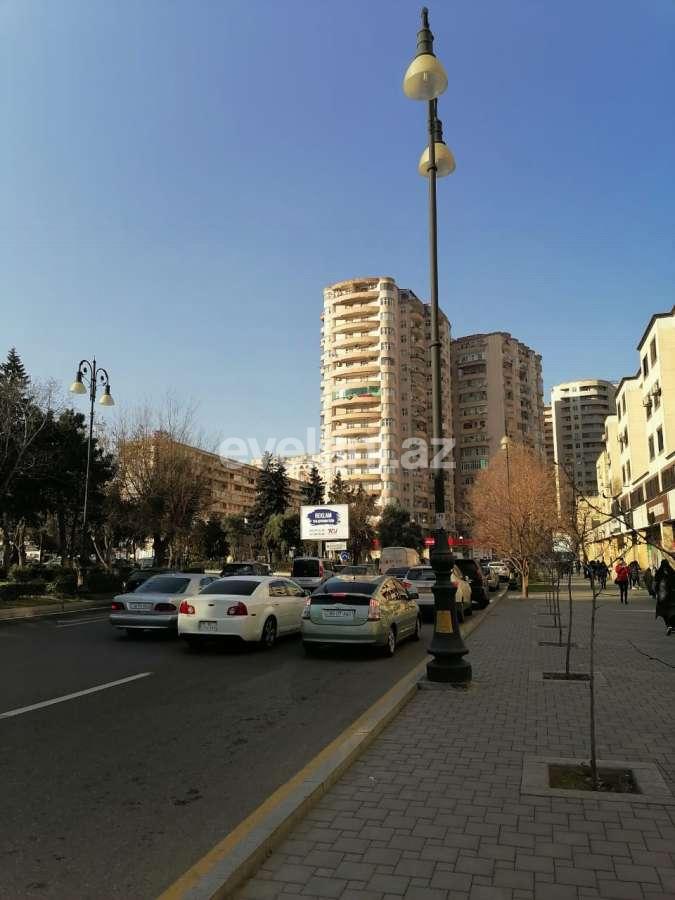 Satılır, yeni tikili, 4 otaqlı, 225 m², Bakı, Binəqədi r, 8-ci mikrorayon q, Azadlıq prospekti m.