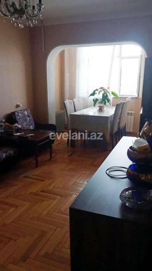 Satılır, köhnə tikili, 3 otaqlı, 82 m², Bakı, Nizami r, Xalqlar Dostluğu m.
