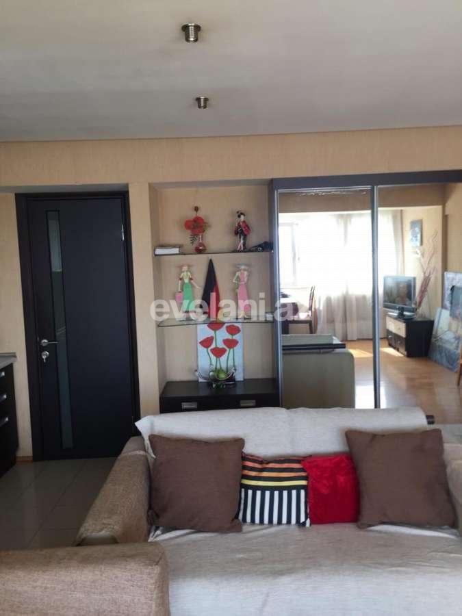 Продаётся, вторичка, 3-комнаты, 70 m², Баку, Ясамальский r, Элмляр Академиясы m.