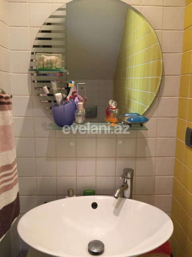 Продаётся, вторичка, 3-комнаты, 70 m², Баку, Ясамальский r, Элмляр Академиясы m.