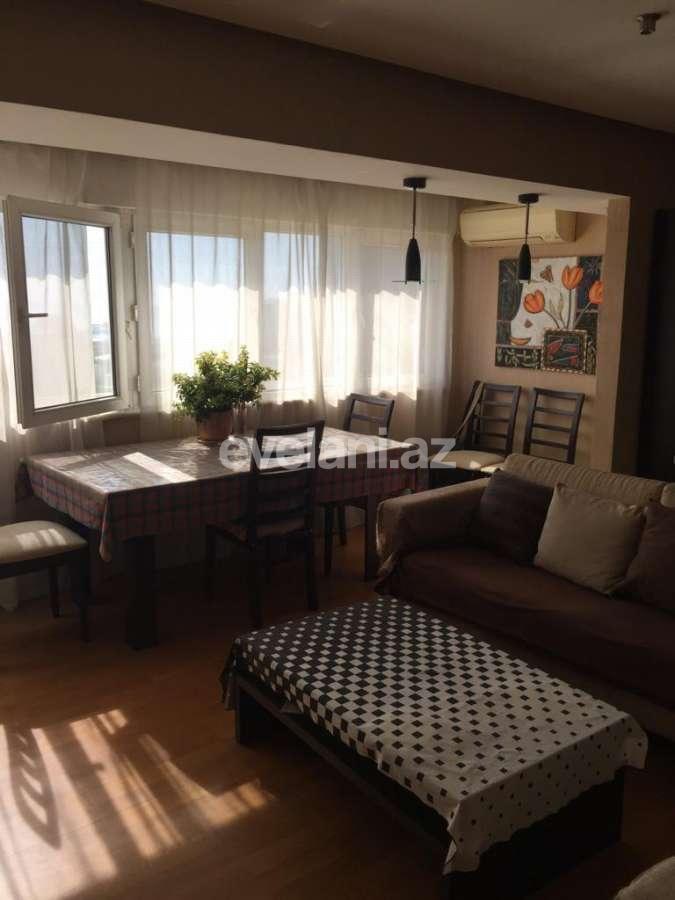 Продаётся, вторичка, 3-комнаты, 70 m², Баку, Ясамальский r, Элмляр Академиясы m.