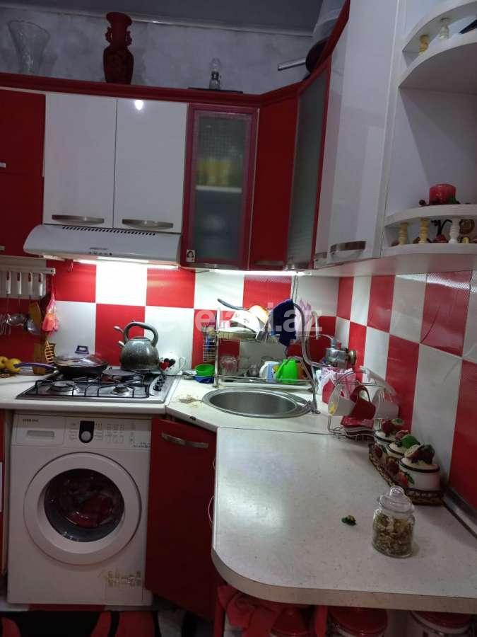 Satılır, köhnə tikili, 2 otaqlı, 50 m², Bakı, Nəsimi r, Memar Əcəmi m.