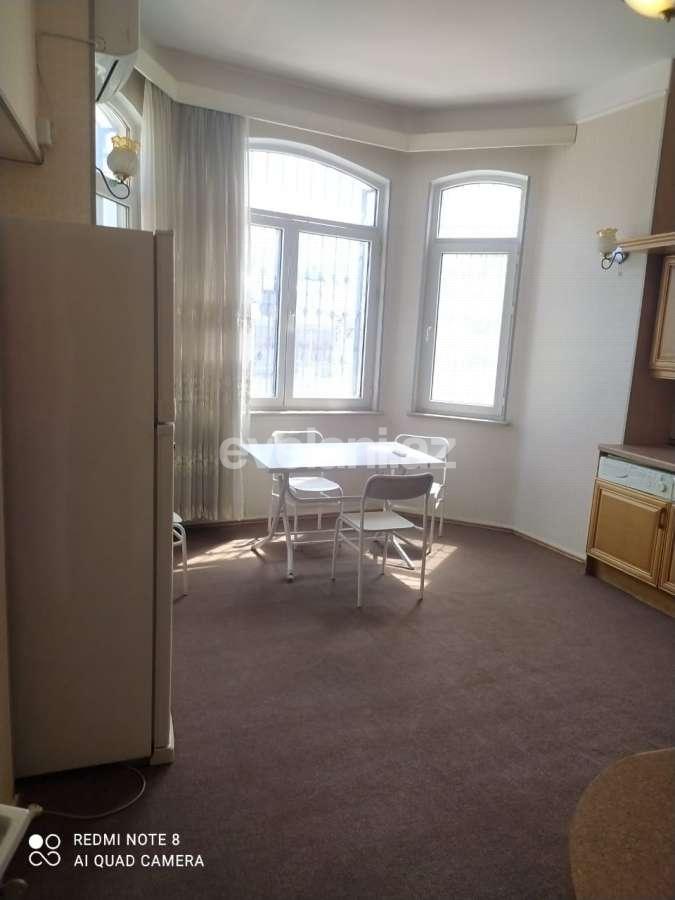 Kirayə verilir, köhnə tikili, 3 otaqlı, 100 m², Bakı, Səbail r, Sahil m.