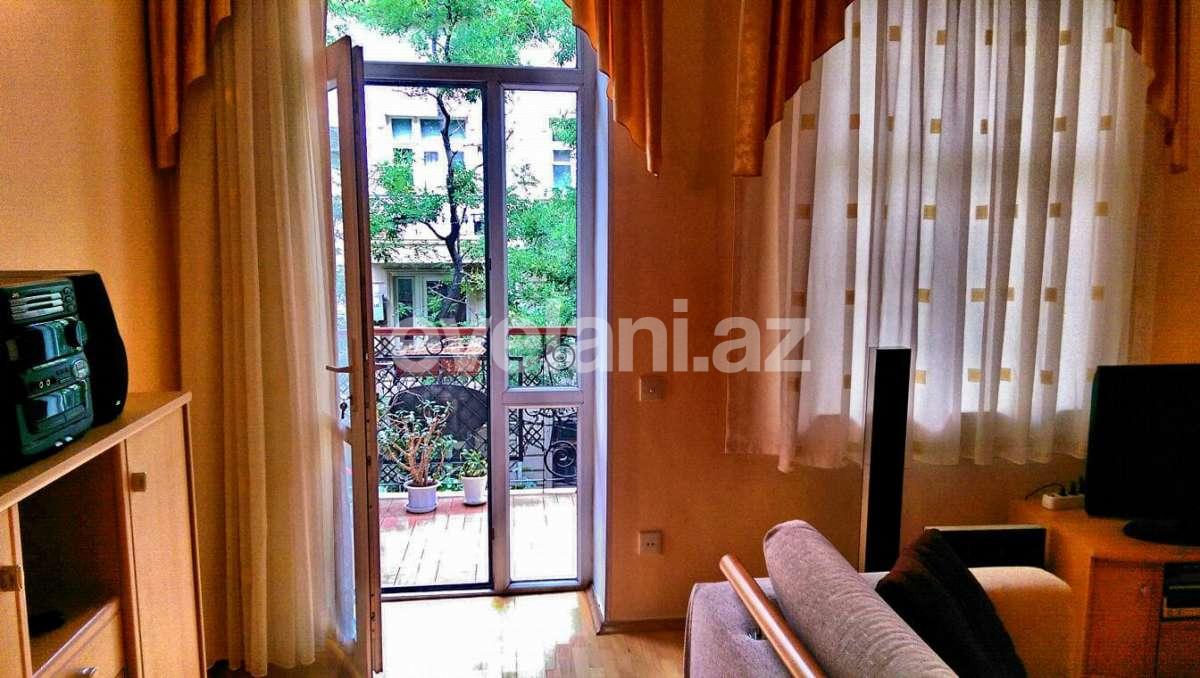 Сдаётся, вторичка, 2-комнаты, 80 m², Баку, Сабаильский r, Сахил m.