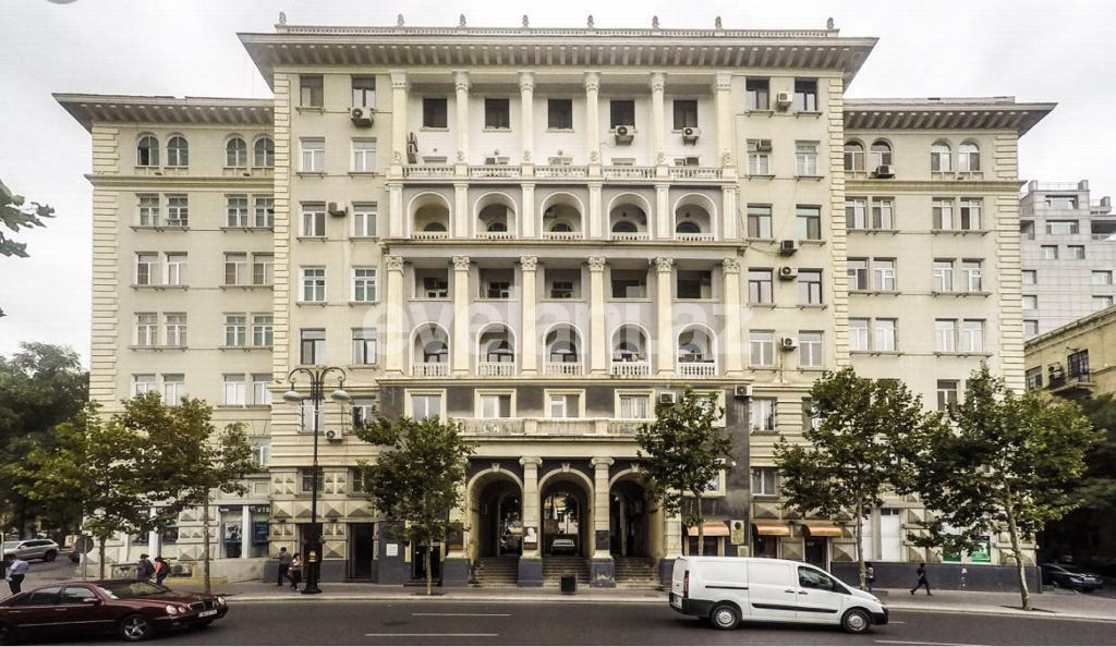 Sale, old building, 2 room, 81 m², Baku, Sabail r, Icheri Sheher m.