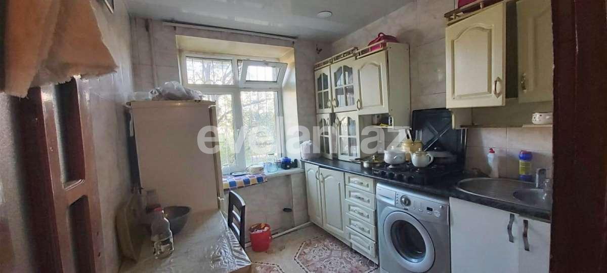 Satılır, köhnə tikili, 3 otaqlı, 80 m², Bakı, Yasamal r, Elmlər Akademiyası m.