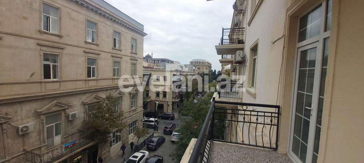 Satılır, köhnə tikili, 3 otaqlı, 70 m², Bakı, Səbail r, Sahil m.