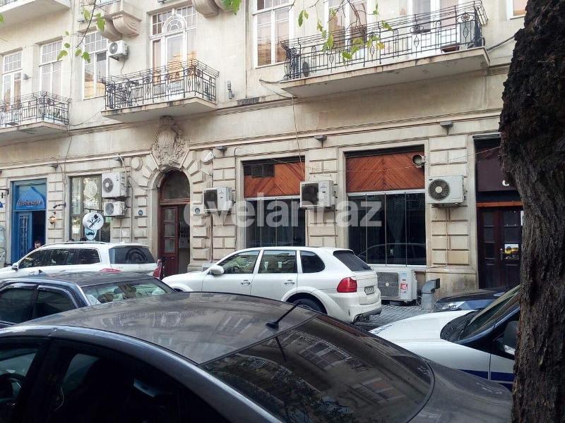 Satılır, köhnə tikili, 3 otaqlı, 125 m², Bakı, Səbail r, Sahil m.