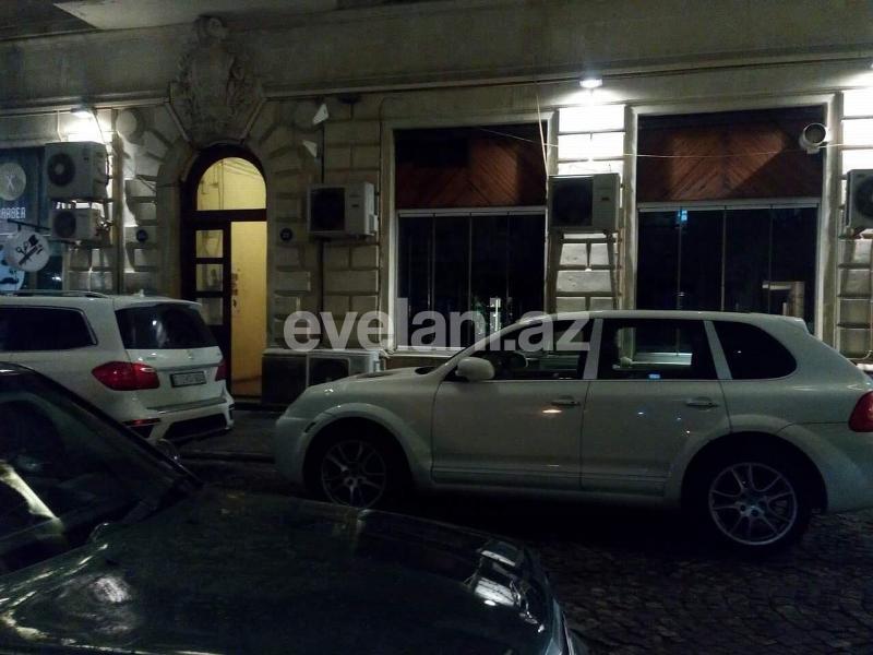 Satılır, köhnə tikili, 3 otaqlı, 125 m², Bakı, Səbail r, Sahil m.