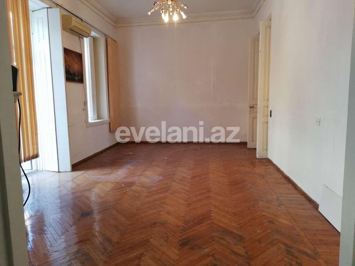 Satılır, köhnə tikili, 3 otaqlı, 90 m², Bakı, Səbail r, İçəri Şəhər m.