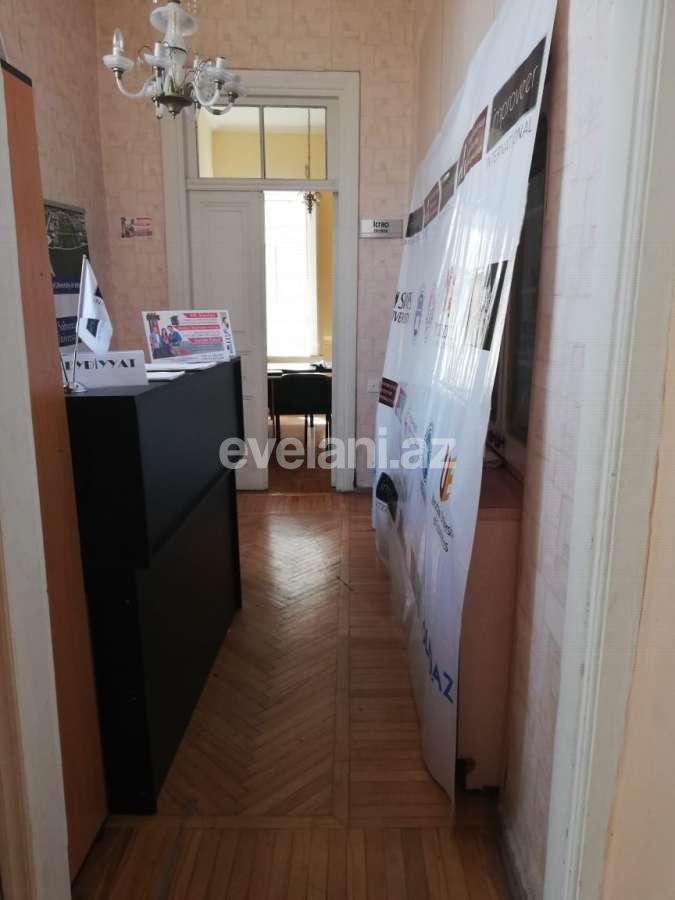 Satılır, köhnə tikili, 3 otaqlı, 90 m², Bakı, Səbail r, İçəri Şəhər m.