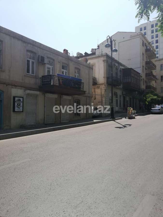 Satılır, köhnə tikili, 3 otaqlı, 90 m², Bakı, Səbail r, İçəri Şəhər m.