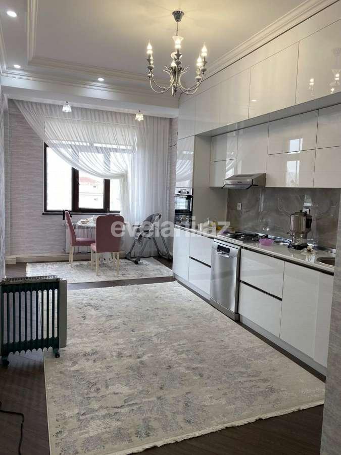 Satılır, yeni tikili, 3 otaqlı, 130 m², Bakı, Binəqədi r, 8-ci mikrorayon q, Azadlıq prospekti m.