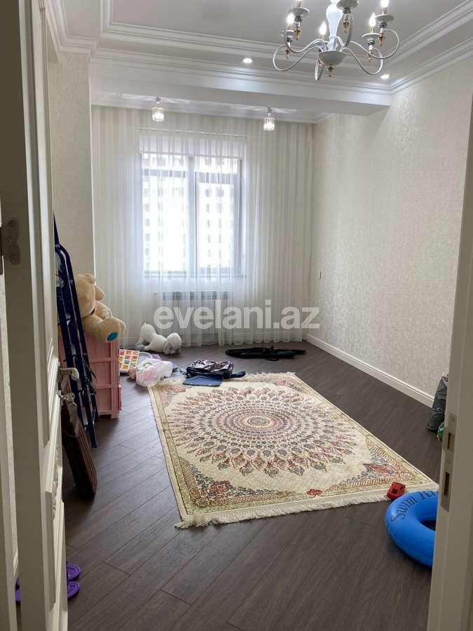 Satılır, yeni tikili, 3 otaqlı, 130 m², Bakı, Binəqədi r, 8-ci mikrorayon q, Azadlıq prospekti m.