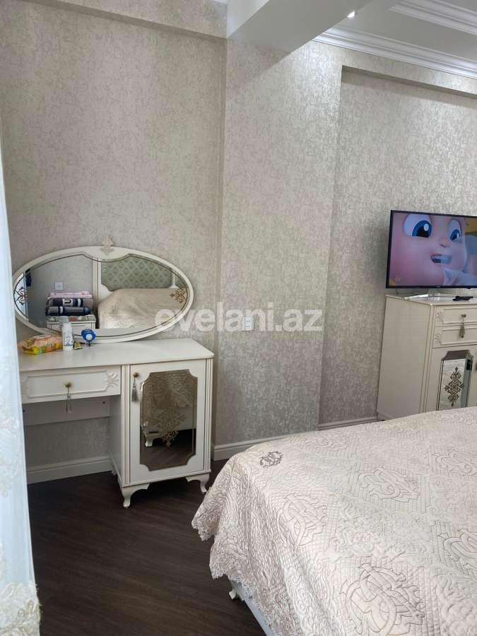 Satılır, yeni tikili, 3 otaqlı, 130 m², Bakı, Binəqədi r, 8-ci mikrorayon q, Azadlıq prospekti m.