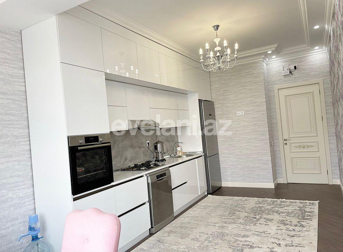 Satılır, yeni tikili, 3 otaqlı, 130 m², Bakı, Binəqədi r, 8-ci mikrorayon q, Azadlıq prospekti m.