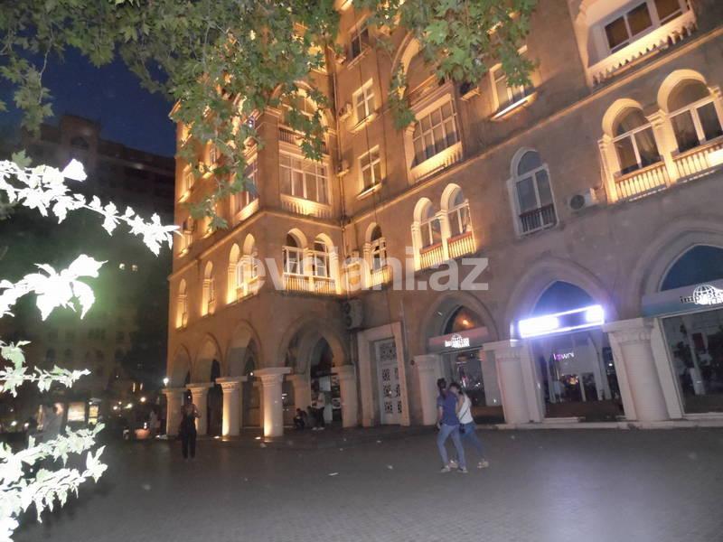 Kirayə verilir, köhnə tikili, 2 otaqlı, 80 m², Bakı, Səbail r.