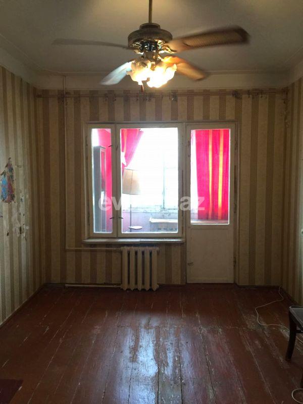 Satılır, köhnə tikili, 2 otaqlı, 70 m², Bakı, Yasamal r, İnşaatçılar m.