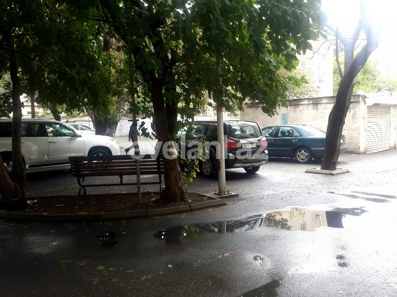Sale, old building, 3 room, 70 m², Baku, Yasamal r, Elmlar Akademiyası m.