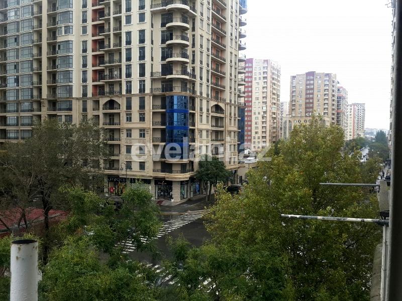 Sale, old building, 3 room, 70 m², Baku, Yasamal r, Elmlar Akademiyası m.