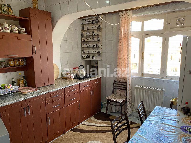 Satılır, köhnə tikili, 3 otaqlı, 80 m², Bakı, Yasamal r, Yeni Yasamal q.