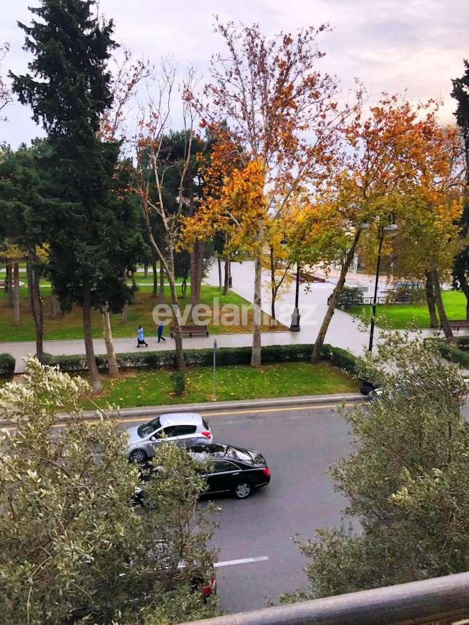 Kirayə verilir, köhnə tikili, 2 otaqlı, 60 m², Bakı, Səbail r, Sahil m.