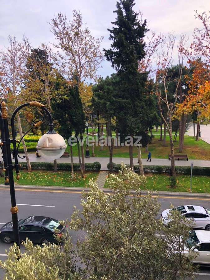 Kirayə verilir, köhnə tikili, 2 otaqlı, 60 m², Bakı, Səbail r, Sahil m.