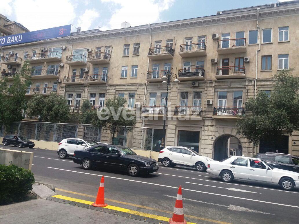 Kirayə verilir, köhnə tikili, 2 otaqlı, 60 m², Bakı, Səbail r, Sahil m.