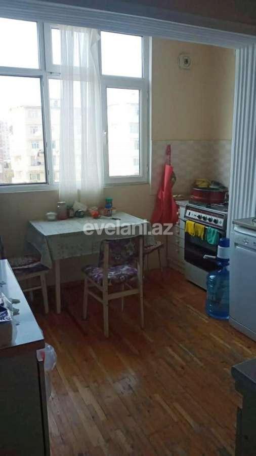 Satılır, köhnə tikili, 3 otaqlı, 80 m², Bakı, Nizami r, Xalqlar Dostluğu m.