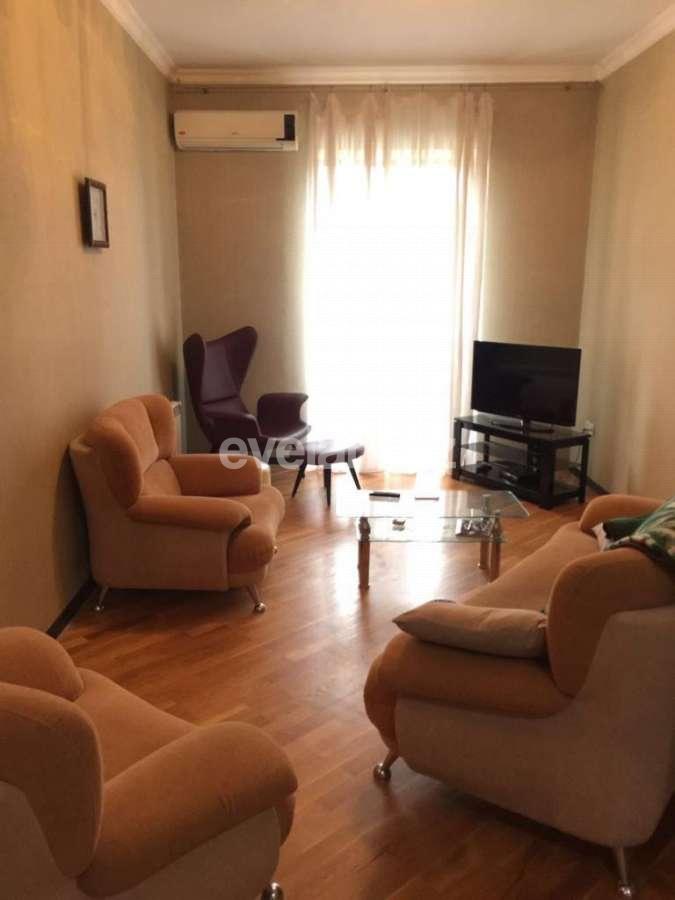 Kirayə verilir, köhnə tikili, 2 otaqlı, 60 m², Bakı, Səbail r.