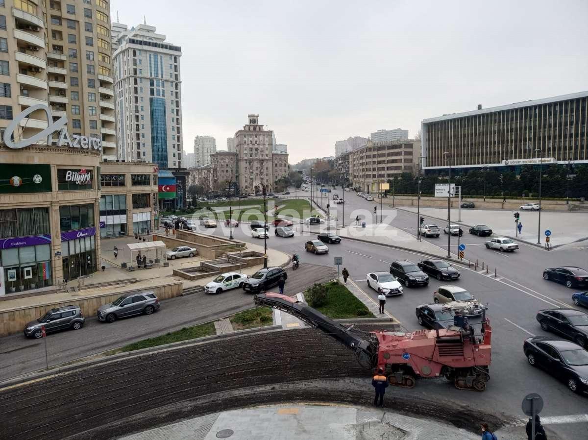 Satılır, köhnə tikili, 3 otaqlı, 90 m², Bakı, Yasamal r, Nizami m.