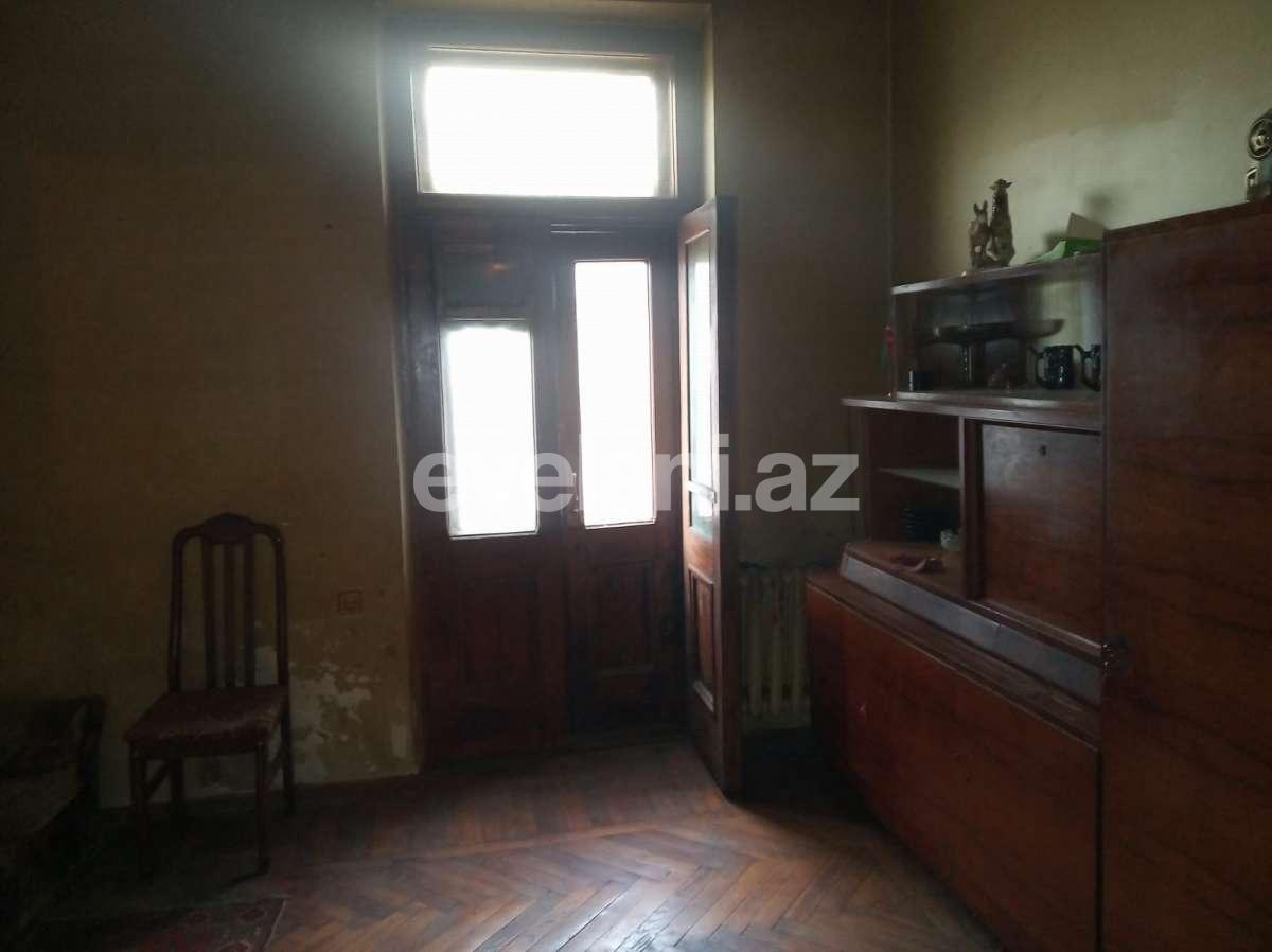 Satılır, köhnə tikili, 3 otaqlı, 90 m², Bakı, Yasamal r, Nizami m.