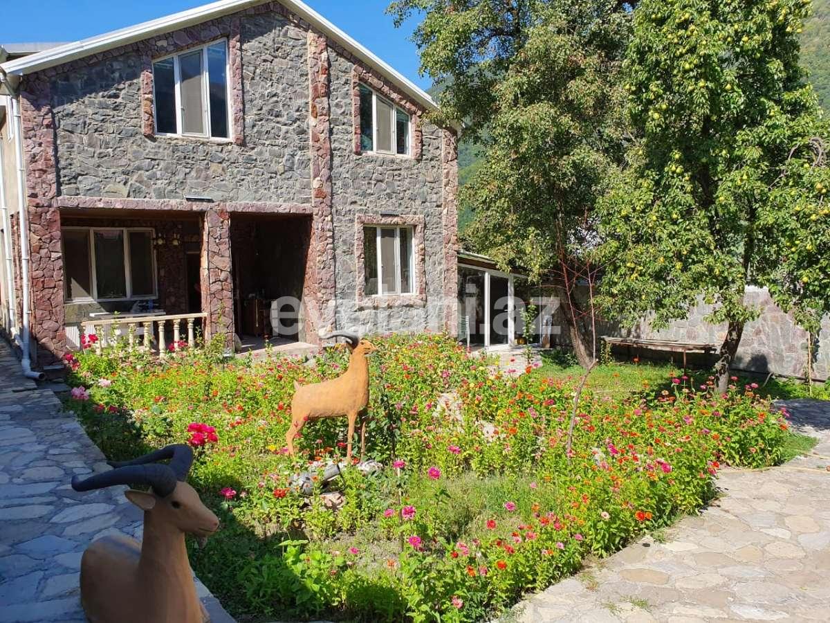 Satılır, həyət evi / bağ, 6 otaqlı, 170 m², Qax