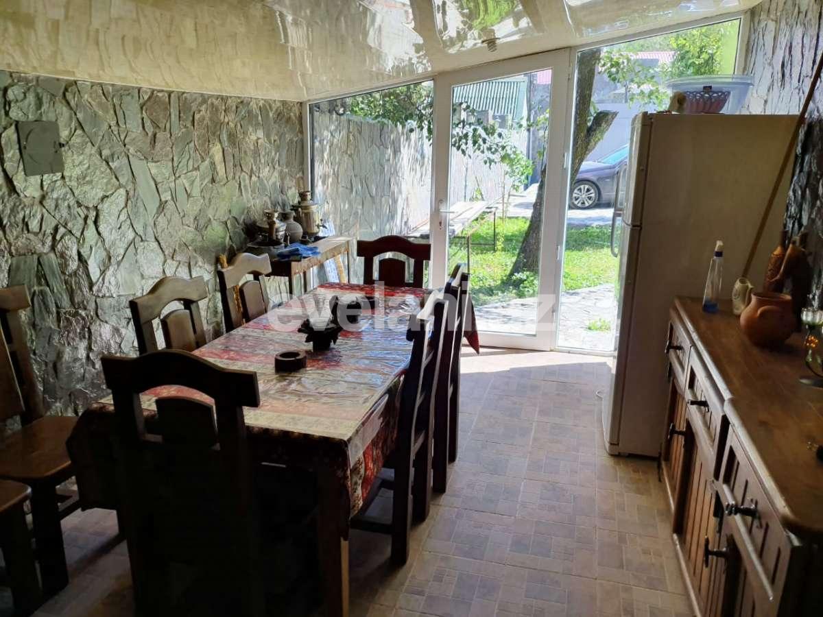 Satılır, həyət evi / bağ, 6 otaqlı, 170 m², Qax