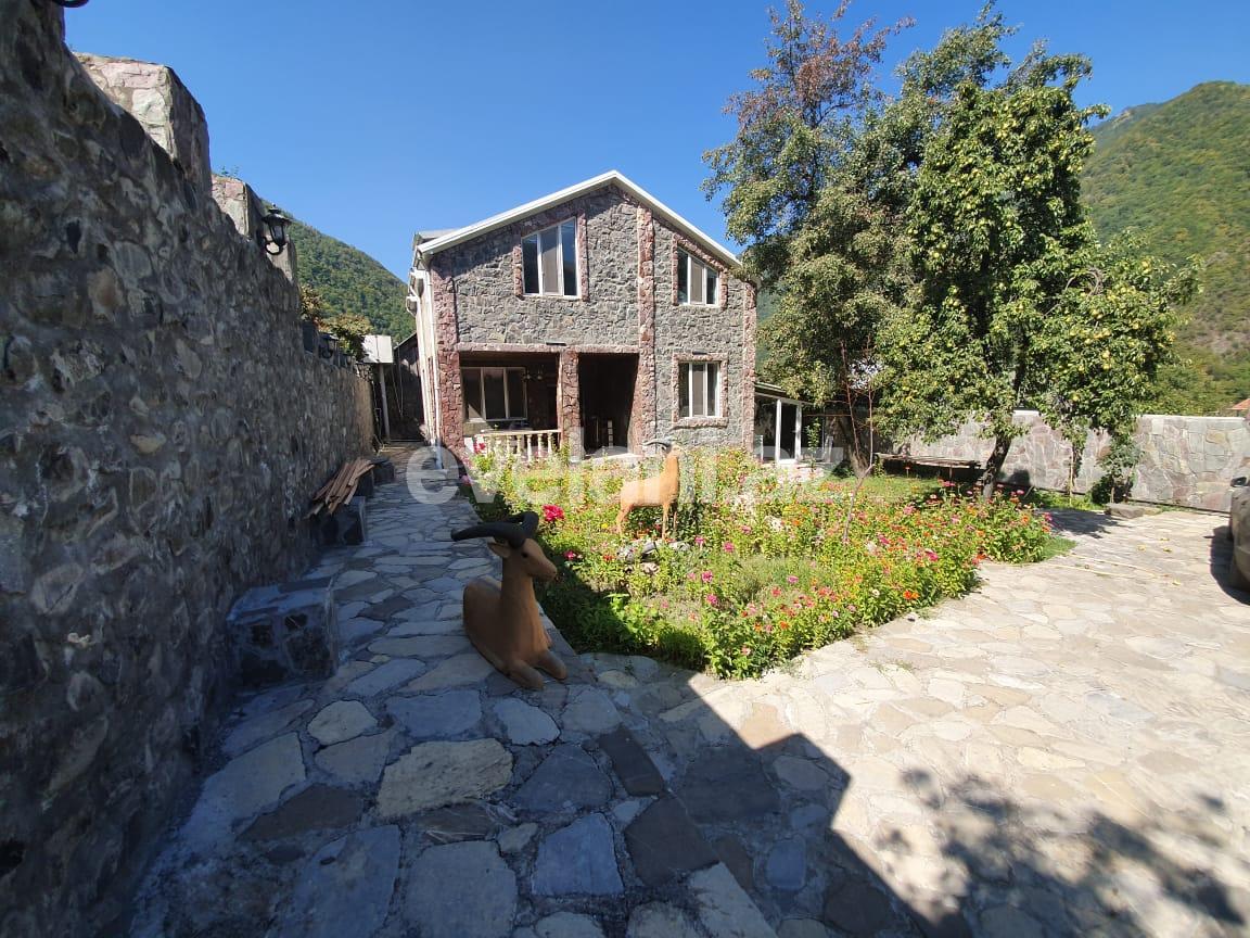 Satılır, həyət evi / bağ, 6 otaqlı, 170 m², Qax