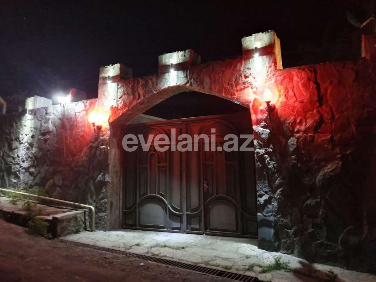 Satılır, həyət evi / bağ, 6 otaqlı, 170 m², Qax