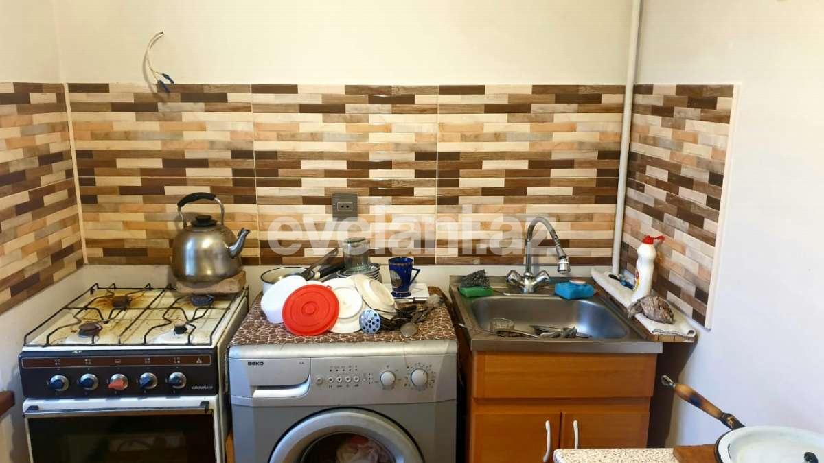 Sale, old building, 3 room, 50 m², Baku, Nizami r, Neftchilar m.