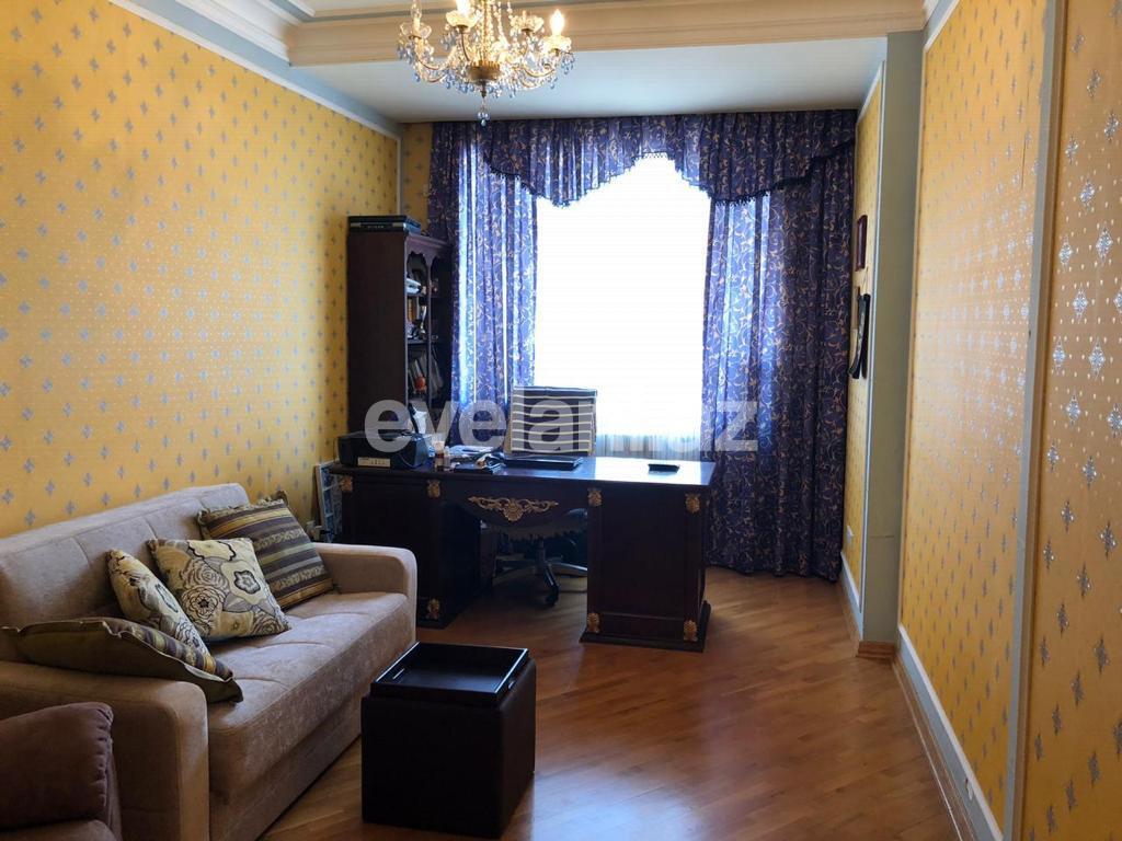 Satılır, yeni tikili, 4 otaqlı, 205 m², Bakı, Nəsimi r, 28 may m.