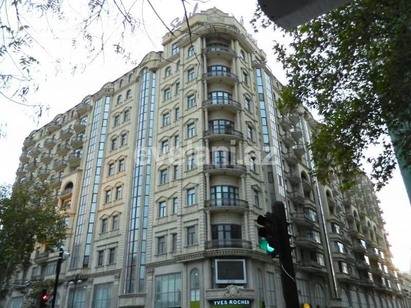 Kirayə verilir, yeni tikili, 3 otaqlı, 140 m², Bakı, Səbail r.