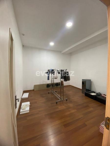 Kirayə verilir, obyekt, 111 m², Bakı, Səbail r.