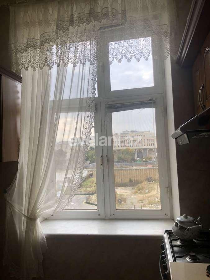 Rent, old building, 3 room, 98 m², Baku, Yasamal r, Elmlar Akademiyası m.