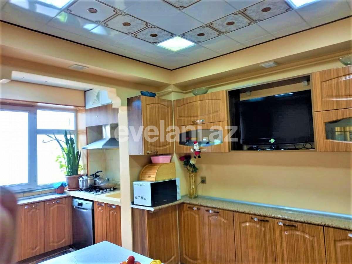 Satılır, köhnə tikili, 3 otaqlı, 80 m², Bakı, Nizami r, Xalqlar Dostluğu m.